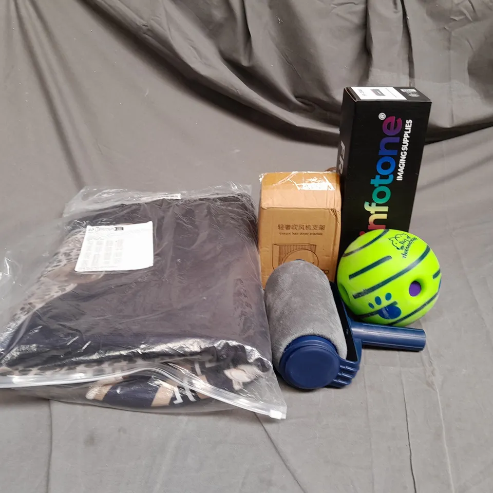LARGE BOX OF ASSORTED HOUSEHOLD ITEMS TO INCLUDE DOG TOYS, ROLLER BRUSH AND DRYER BRACKET