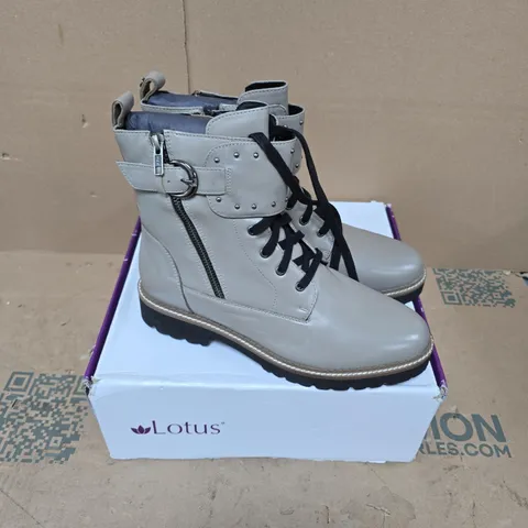 BOXED PAIR OF LOTUS FOSTER BOOTS IN CLAY LEATHER - UK 7