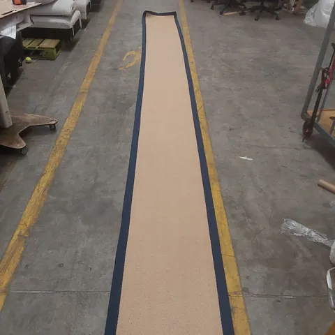 QUALITY DESIGNER RUG - APPROXIMATELY 600 x 60cm