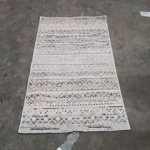 QUALITY DESIGNER AREA RUG - APPROXIMATELY 150X90CM