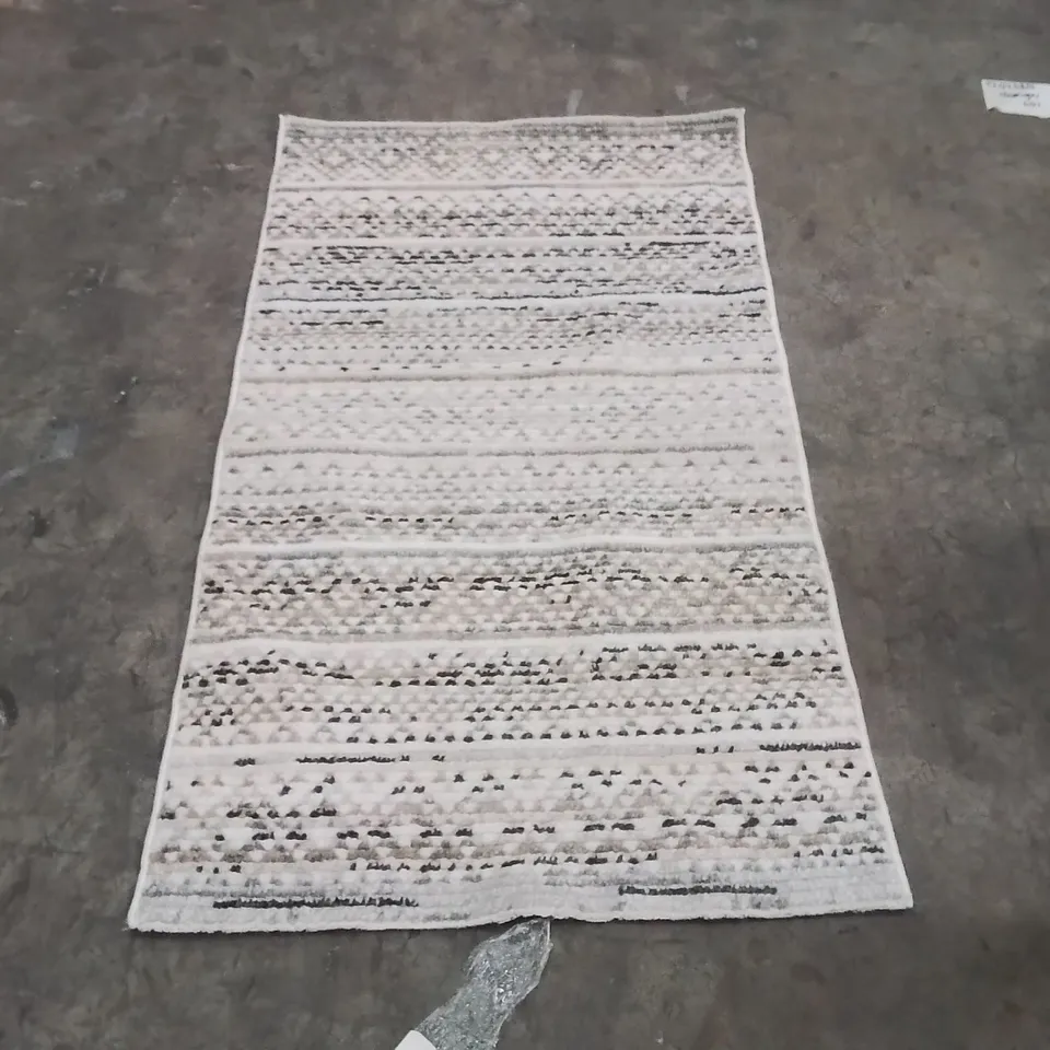 QUALITY DESIGNER AREA RUG - APPROXIMATELY 150X90CM