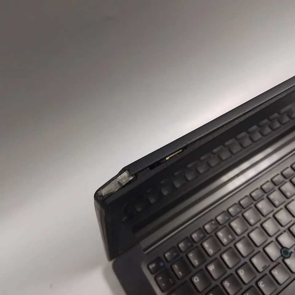 UNBOXED DELL LATITUDE 7490 INTEL CORE I5 8TH GEN LAPTOP