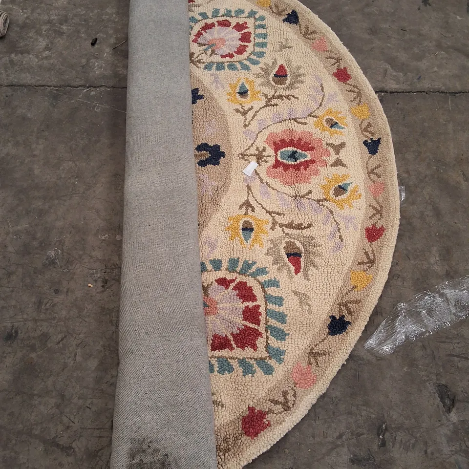 PATTERNED PATTERNED OVER CREAM CIRCULAR RUG - 235CM