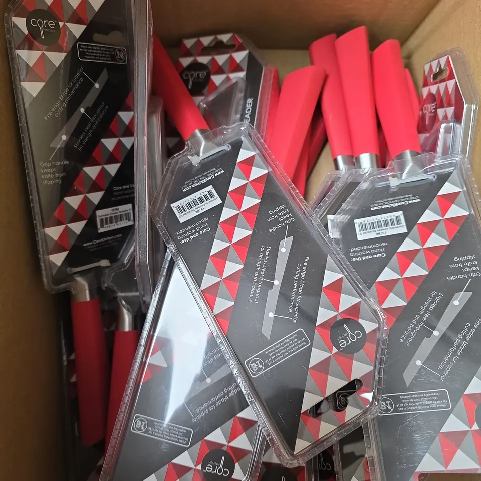 SET OF CORE KITCHEN PINK GEOMETRIC CHEESE SPREADER 4.5" KNIVES