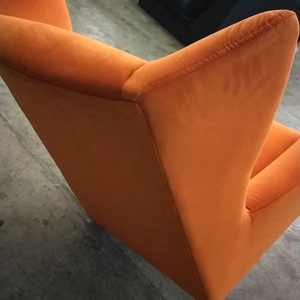 QUALITY DESIGNER LOUNGE CO ARMCHAIR IN BRIGHT ORANGE PLUSH FABRIC 