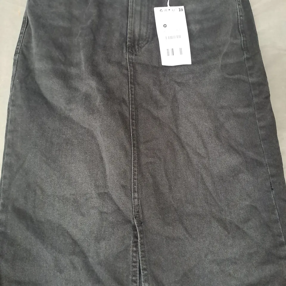 BERSHKA DENIM JEANS IN BLACK UK SIZE 6