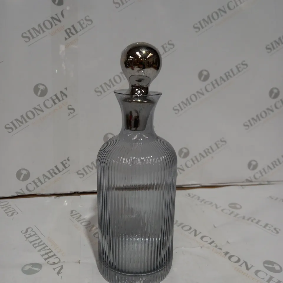 OUTLET BUNDLEBERRY BY AMANDA HOLDEN FLUTED GLASS DECANTER