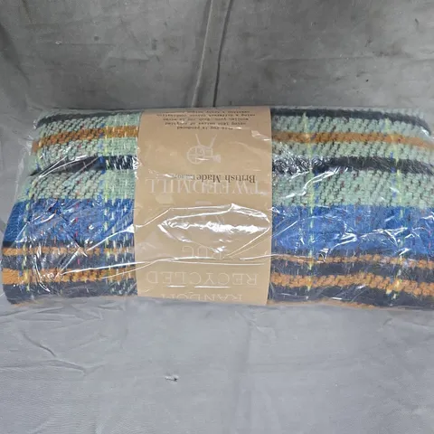 KNITTED THROW BLANKET – MULTICOLOURED STRIPED DESIGN, IN PLASTIC PACKAGING