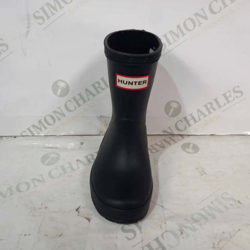 BOXED PAIR OF HUNTER KIDS FIRST WELLINGTON BOOTS IN BLACK UK SIZE 5