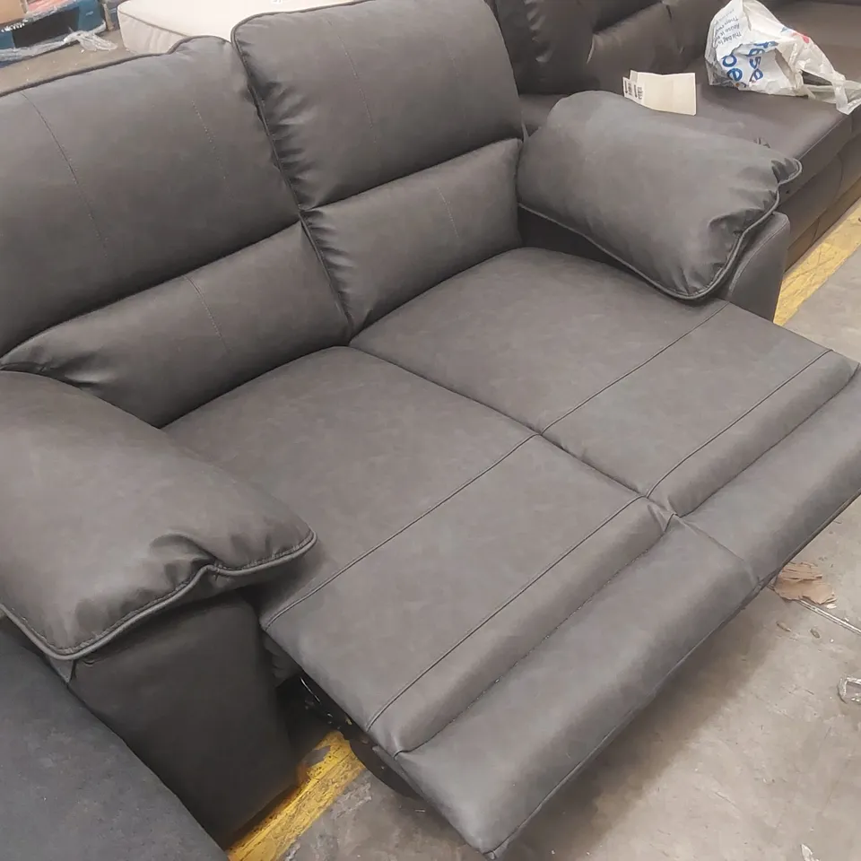 QUALITY DESIGNER 2-SEATER FAUX LEATHER UPHOLSTERED MANUAL RECLINER SOFA