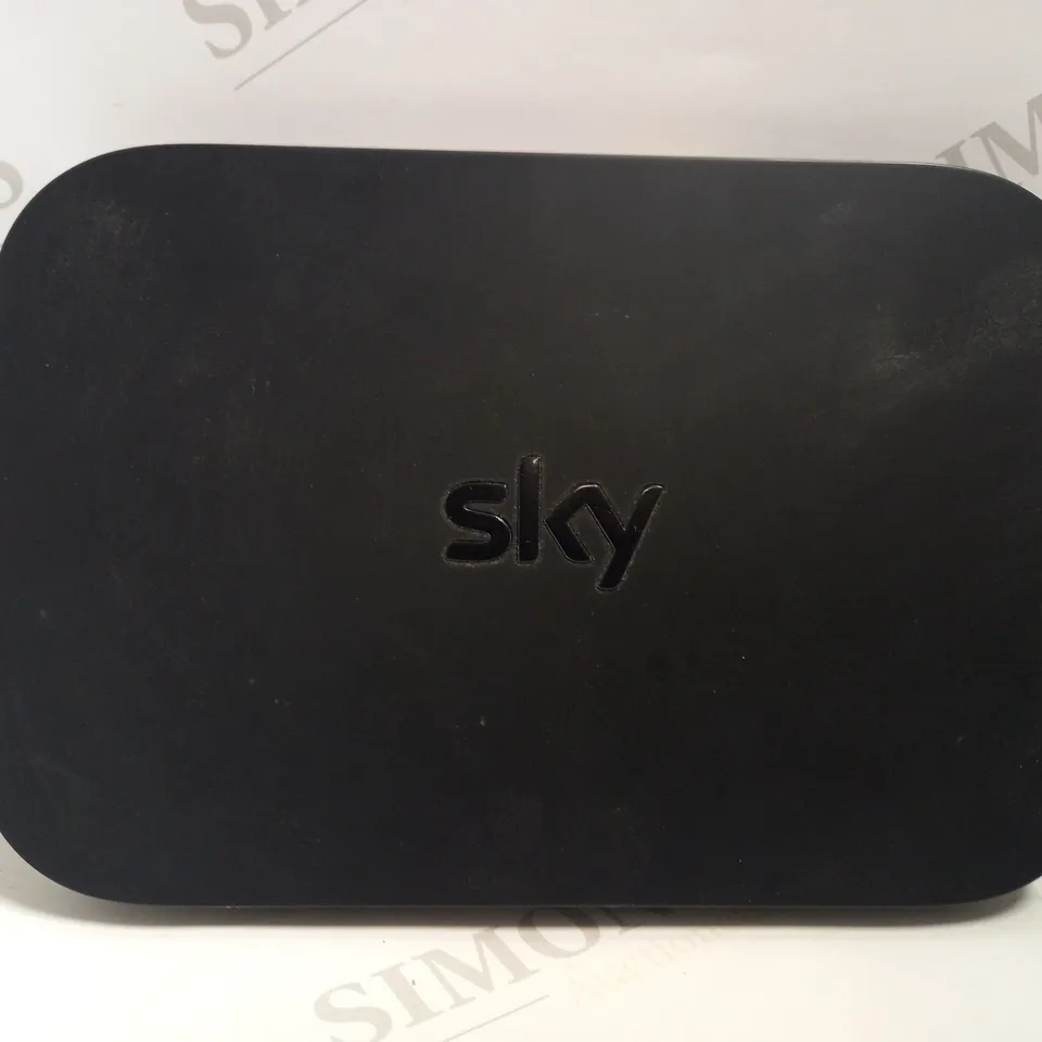 SKY Q SET TOP BOX - EM150