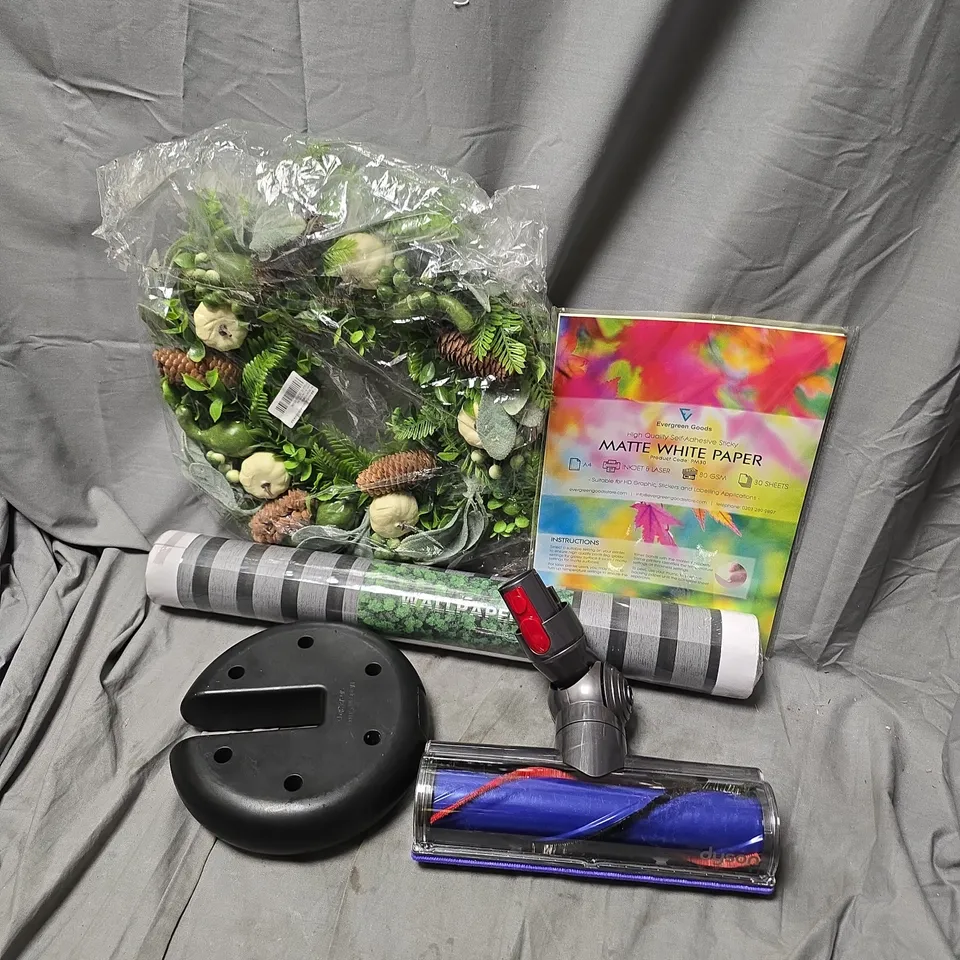 APPROXIMATELY 20 ASSORTED HOUSEHOLD PRODUCTS TO INCLUDE MATTE WHITE PAPER, WALLPAPER, WREATH, ETC - COLLECTION ONLY