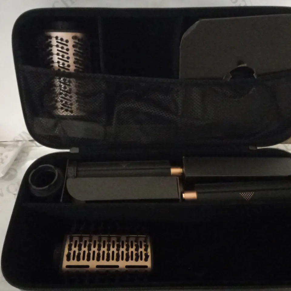 BOXED OUTLET SHARK HOT AIR STYLER & HAIR DRYER