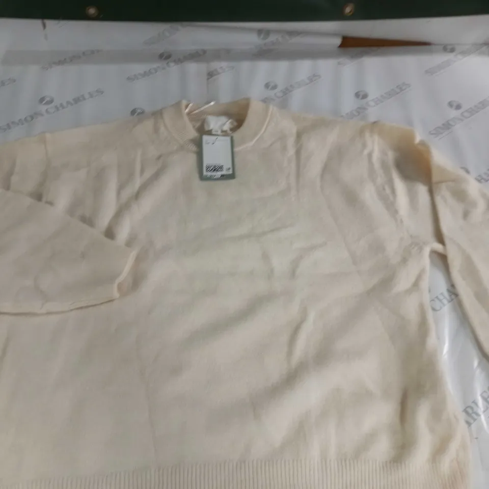 H&M CREAM CREW NECK JUMPER - EUR M