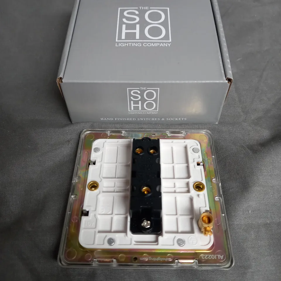 BOXED SOHO LIGHTING BRUSHED CHROME 1 GANG 2 WAY 10A LIGHT SWITCH