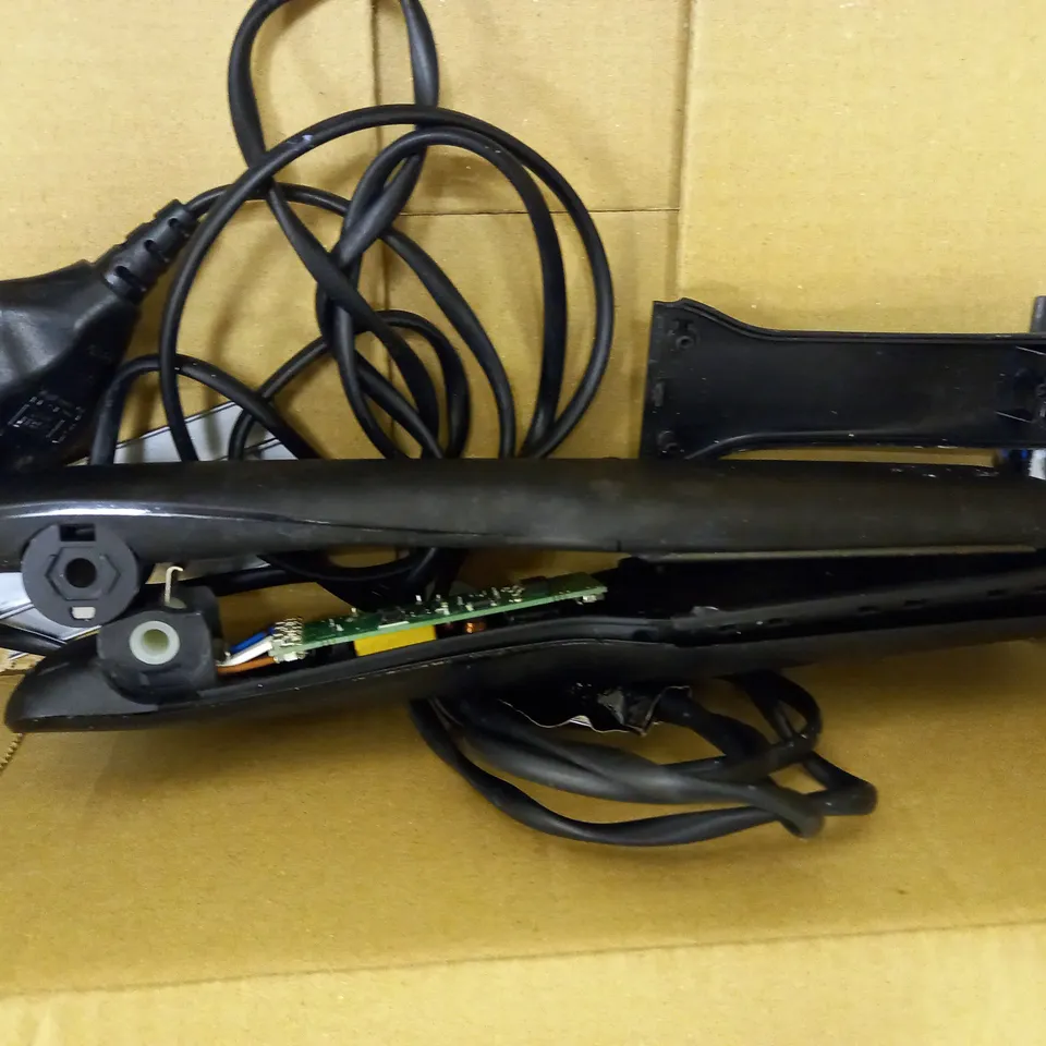 GHD MAX STYLER PROFESSIONAL HAIR STRAIGHTENERS - BLACK