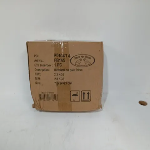 BOXED BIRDBATH ON POLE 39CM
