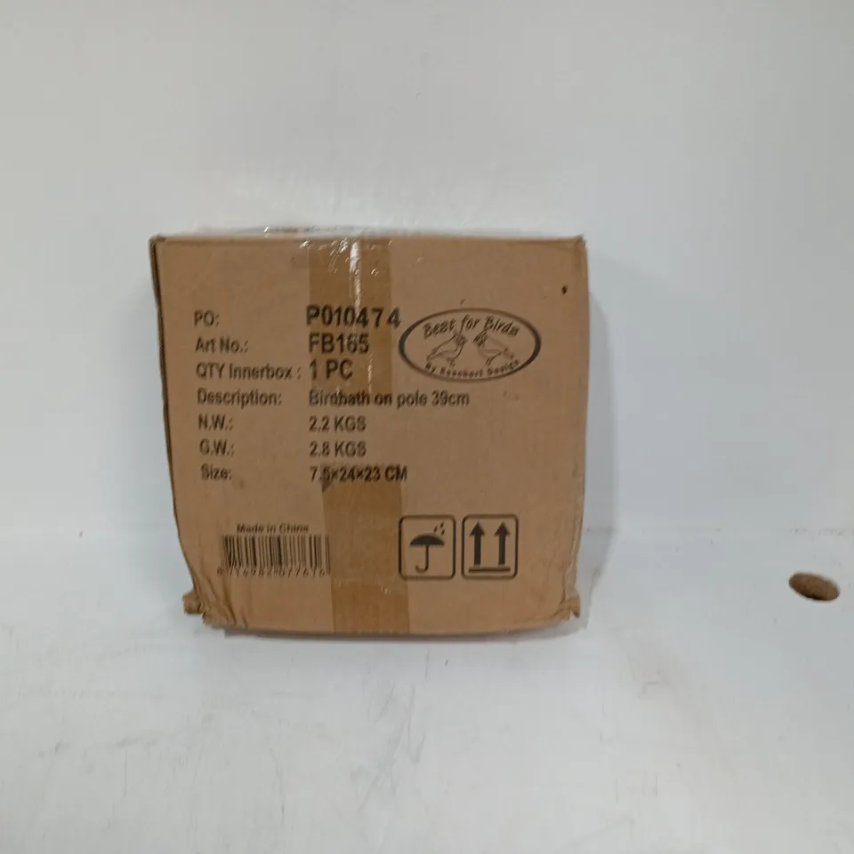 BOXED BIRDBATH ON POLE 39CM