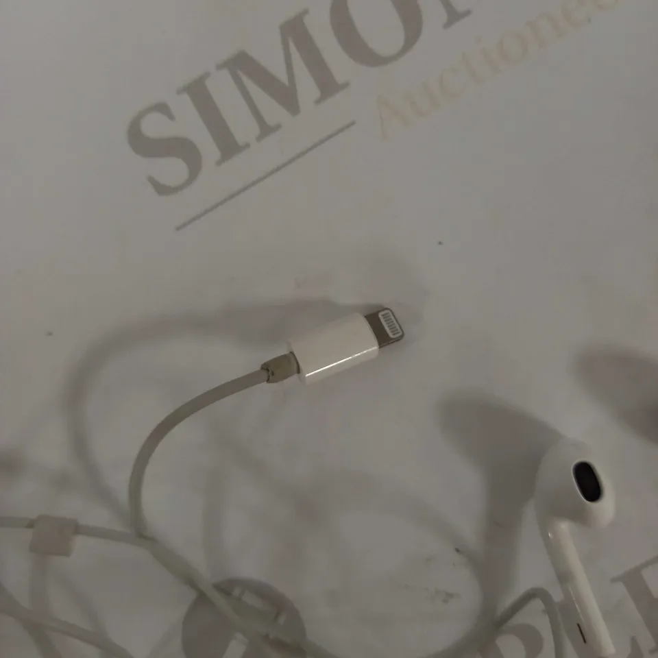 APPLE WIRED EARPHONES