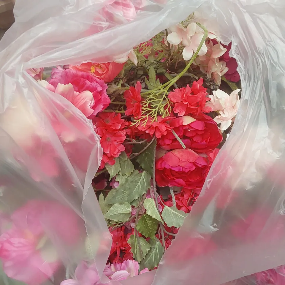 LARGE BAG OF ASSORTED FAKE FLOWERS