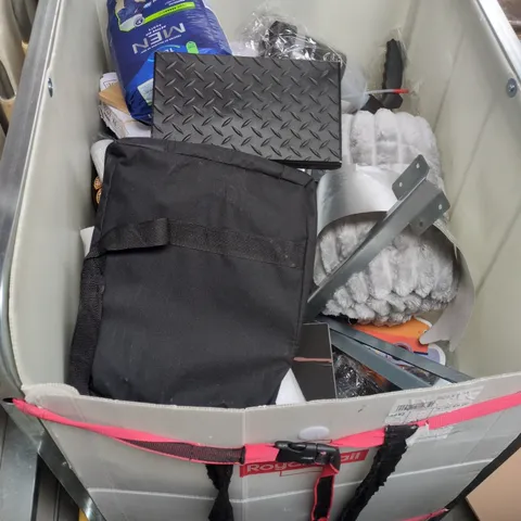 CAGE OF APPROXIMATELY 25 ASSORTED ITEMS TO INCLUDE: NON CONTACT THERMOMETER 
