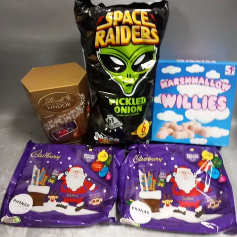 LARGE QUANTITY OF ASSORTED CONFECTIONARY TO INCLUDE; SPACE RAIDERS, MARSHMALLOW WILLIES AND HARIBO TANGFASTICS