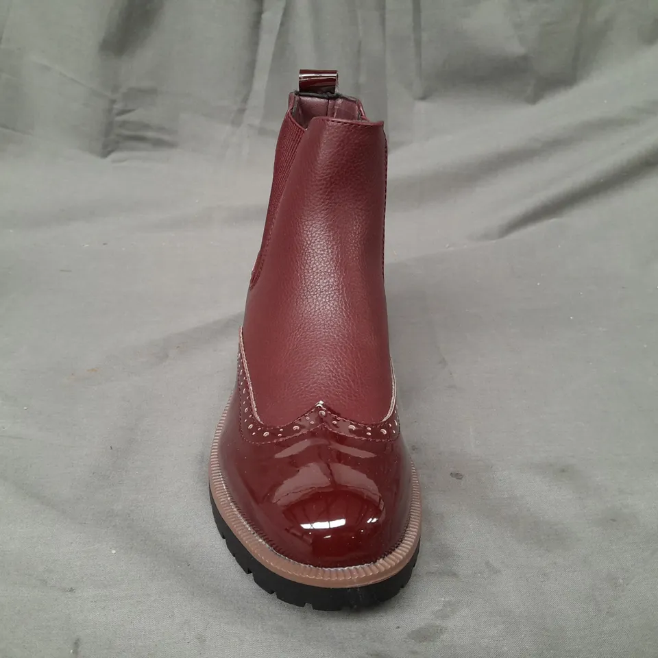 BOXED PAIR OF DESIGNER ANKLE BOOTS IN WINE RED EU SIZE 36