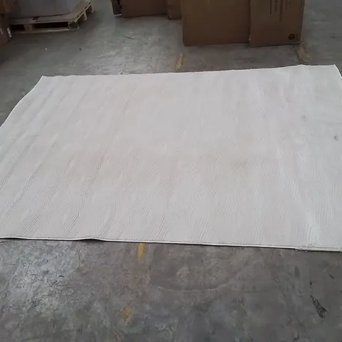 QUALITY DESIGNER AREA RUG // APPROX SIZE: 200 X 270 cm