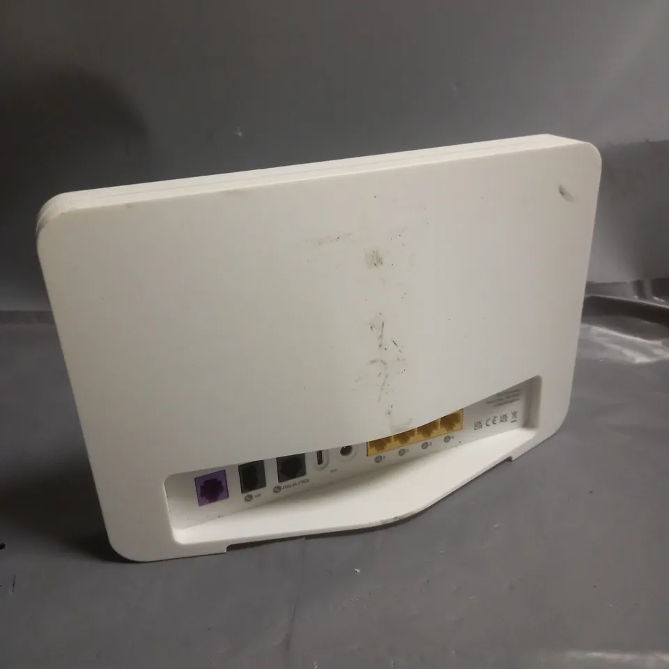 SKY BROADBAND WIFI MAX HUB SR213