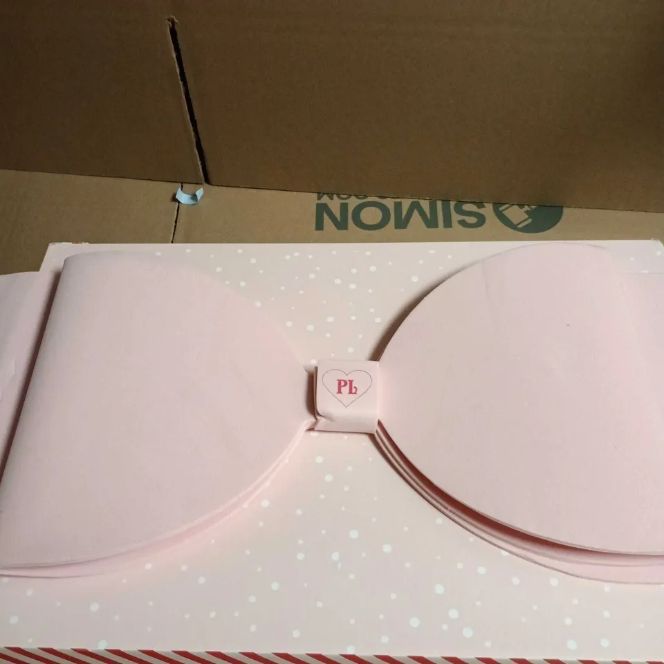 PLOUISE BEAUTY GIFT BOX TO INCLUDE A TUMBLER, FOAMING FACIAL CLEANSER AND LIP DUO