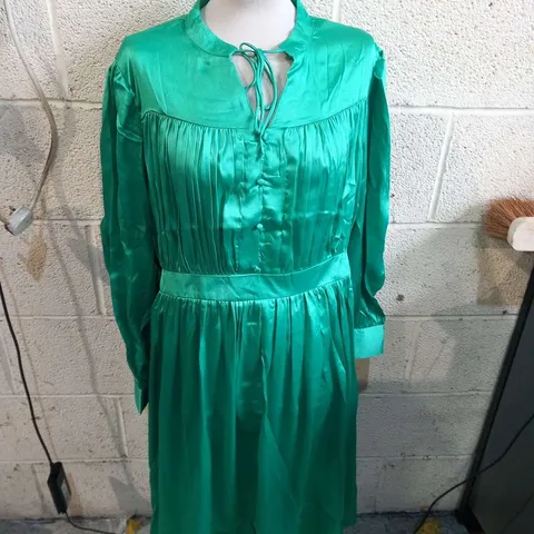 THREE BRAND NEW DESTELLO SATIN EMERALD GREEN DRESS