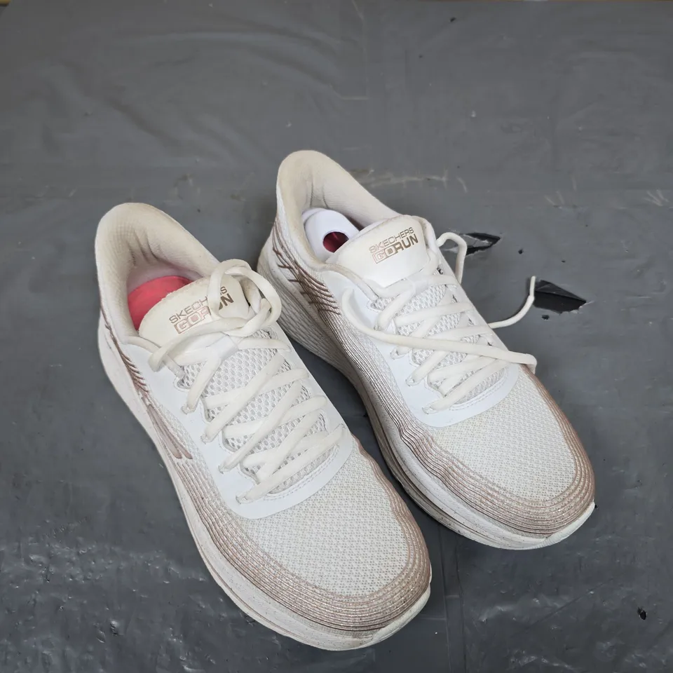 SKECHERS GO RUN TRAINERS IN WHITE - 7