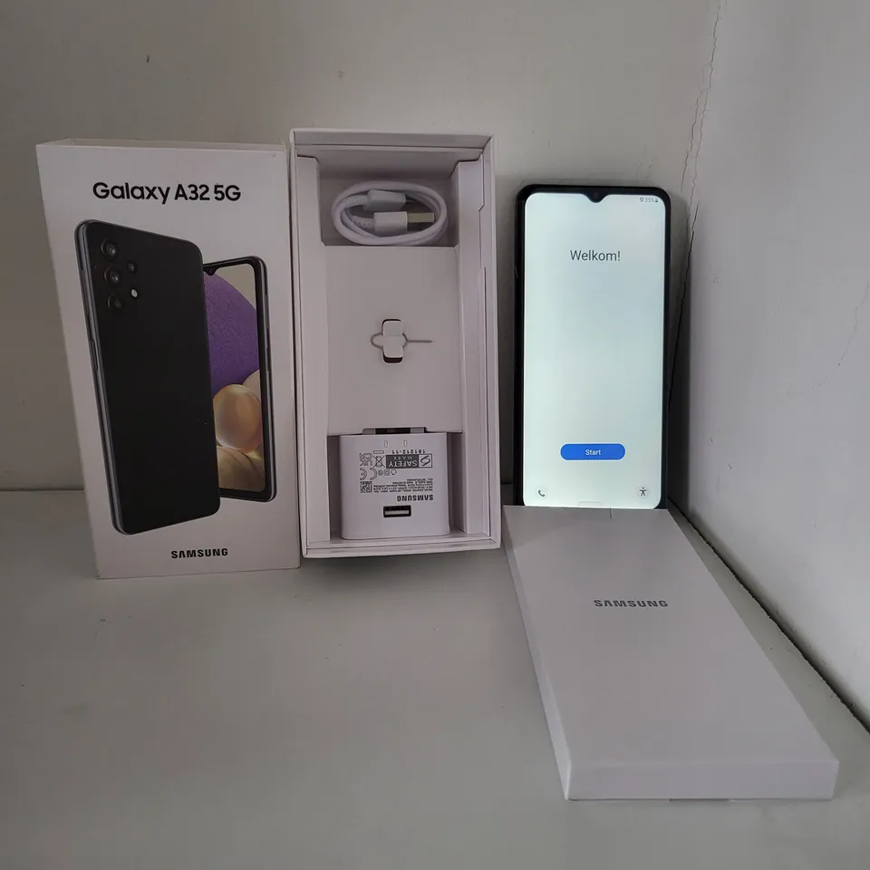 BOXED SAMSUNG GALAXY A32 5G 64GB ANDROID SMART PHONE - AWESOME BLACK