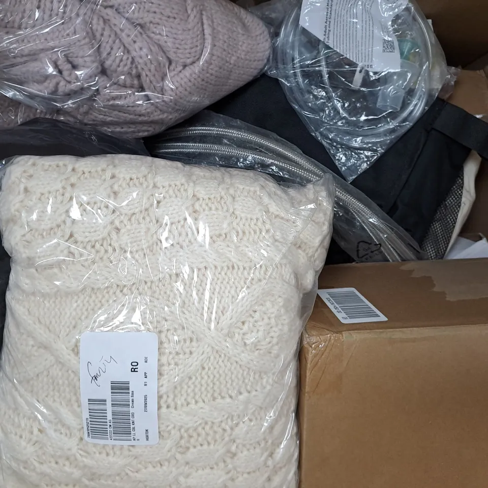 BOX OF APPROXIMATELY 10 ASSORTED HOUSEHOLD AND CLOTHING ITEMS IN VARIOUS STYLES, SIZES, AND COLOURS, ETC - COLLECTION ONLY