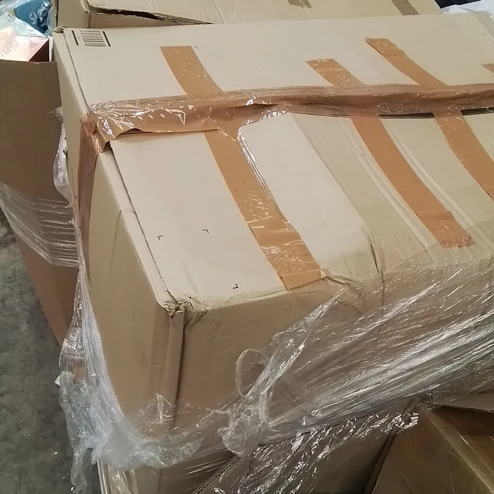 PALLET TO CONTAIN A LARGE QUANTITY OF COSMETICS