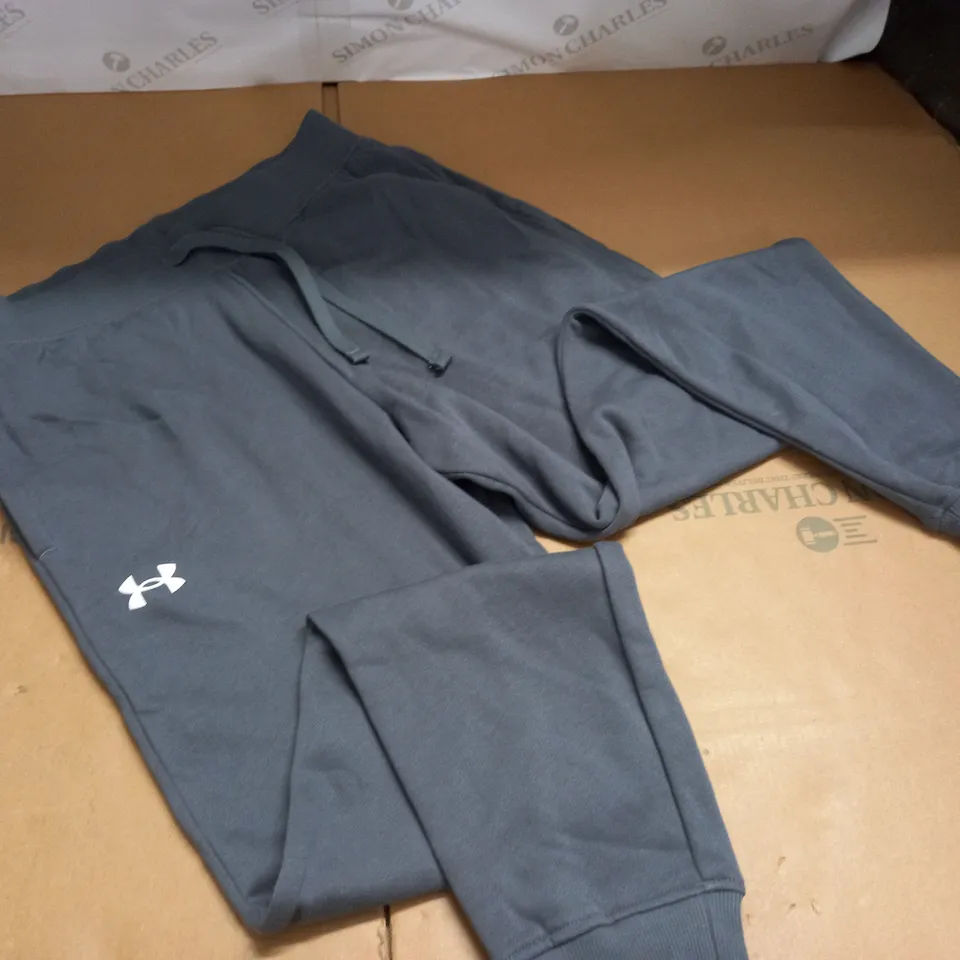UNDER ARMOUR GREY JOGGERS - LG
