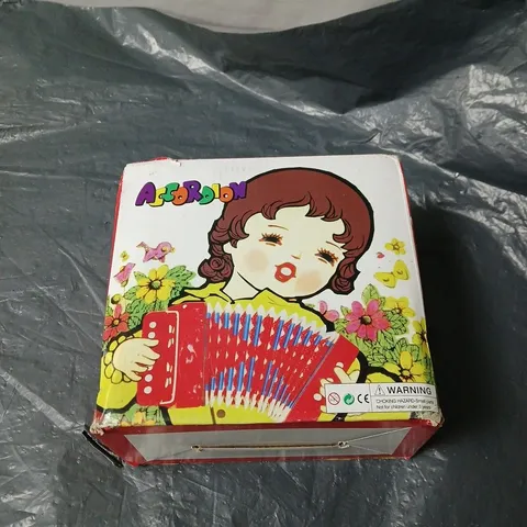 BOXED OYPLA ACCORDION TOY 