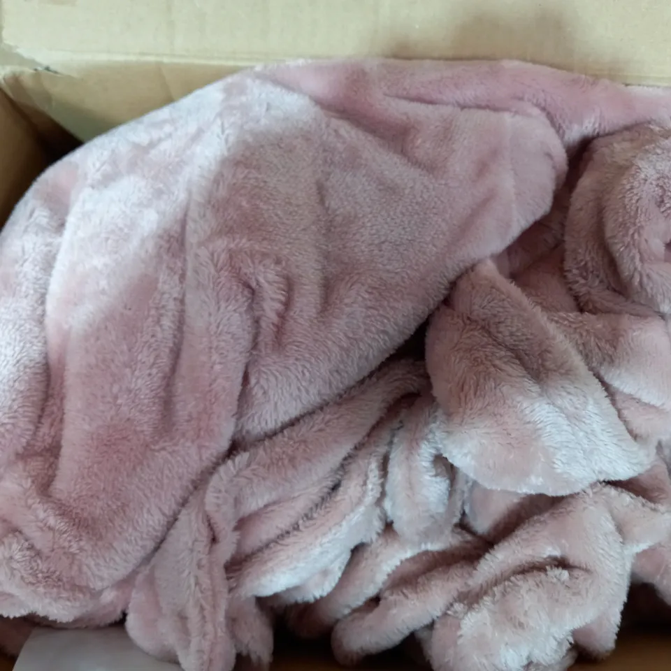 BOXED HOMEDICS COMFORT PRO TRANSFORM CORDLESS CONVERTIBLE THROW