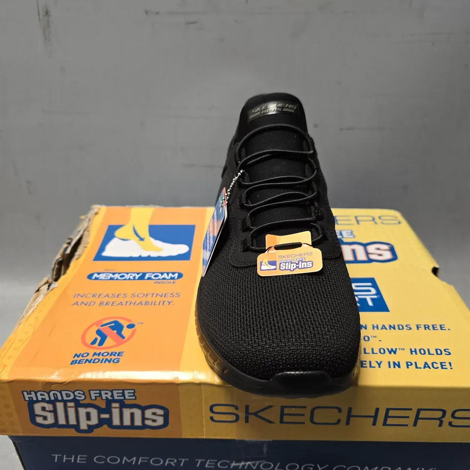 BOXED SKECHERS SLIP INS IN BLACK - UK 7