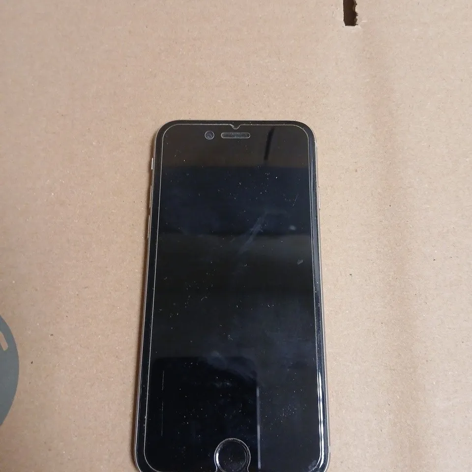 APPLE IPHONE 6 - A1586