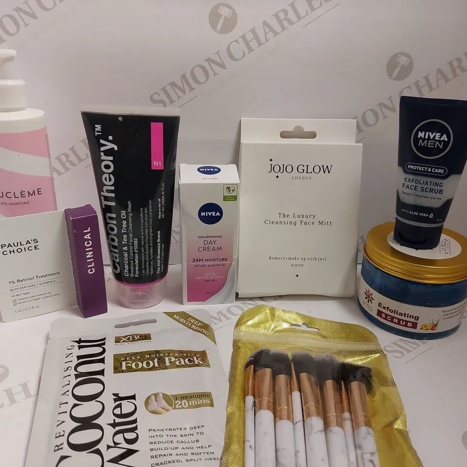 BOX OF APPROX 20 COSMETIC ITEMS TO INCLUDE CARBON THEORY CHARCOAL&TEA TREE OIL, NIVEA NOURISHING DAY CREAM, JOJOGLOW FACE MITT