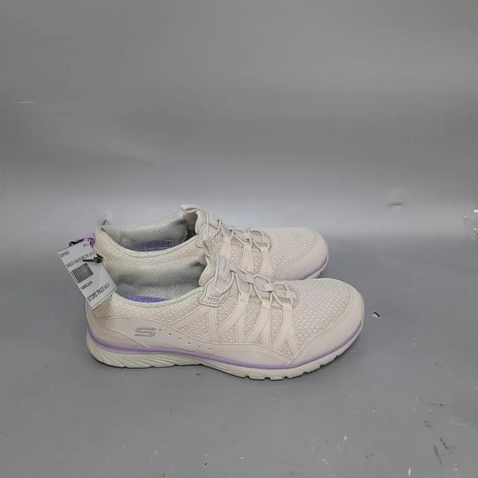 SKECHERS GRATIS AIR COOLED MEMORY FOAM TRAINERS - LIGHT GREY - SIZE 4