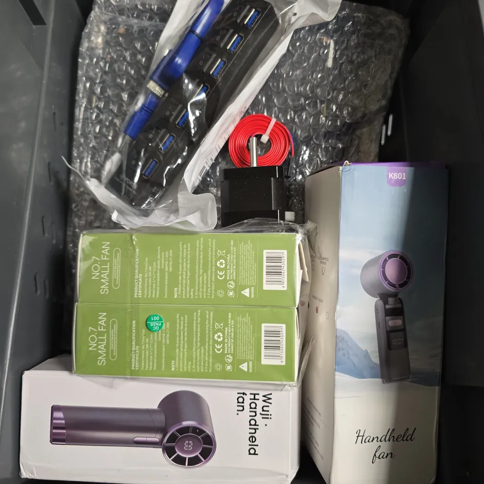 TOTE OF APPROXIMATLEY 8 ASSORTED ITEMS TOO INCLUDE TRAVEL ADAPTOR , SMALL FANS , ETC 