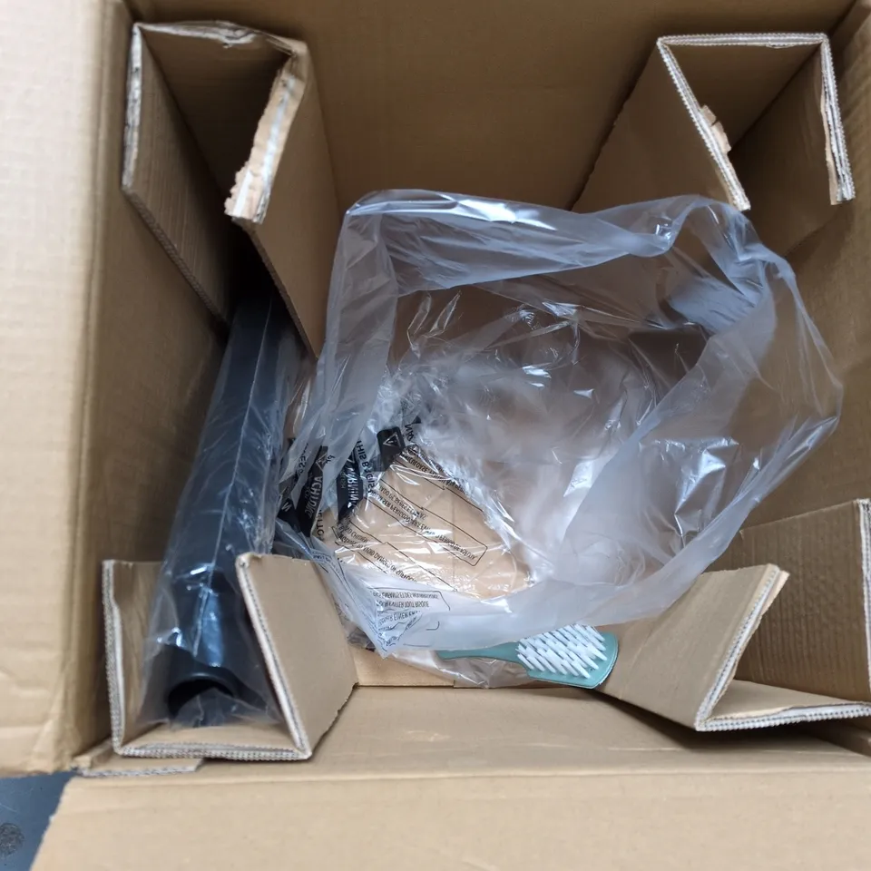 WET AND DRY VACUUM CLEANER WITH BLOWING FUNCTION