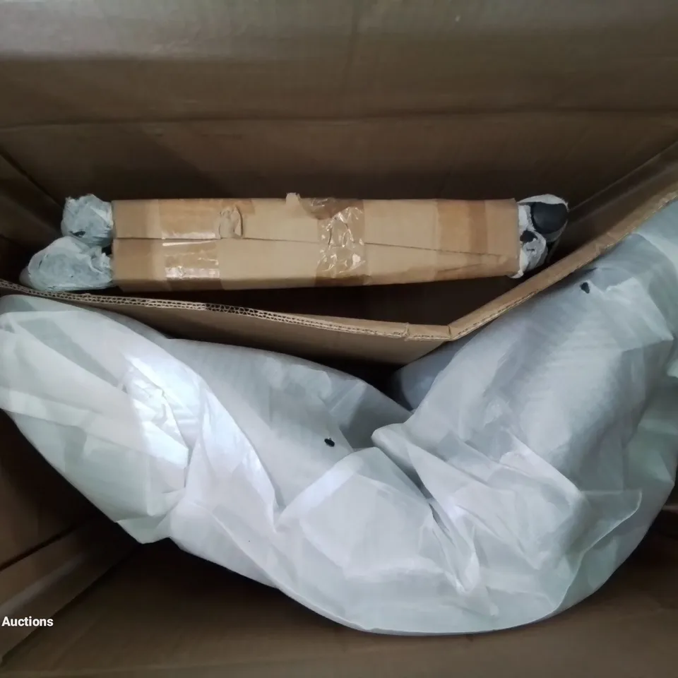 A BOXED GREY FABRIC UPHOLSTERED CHAIR 