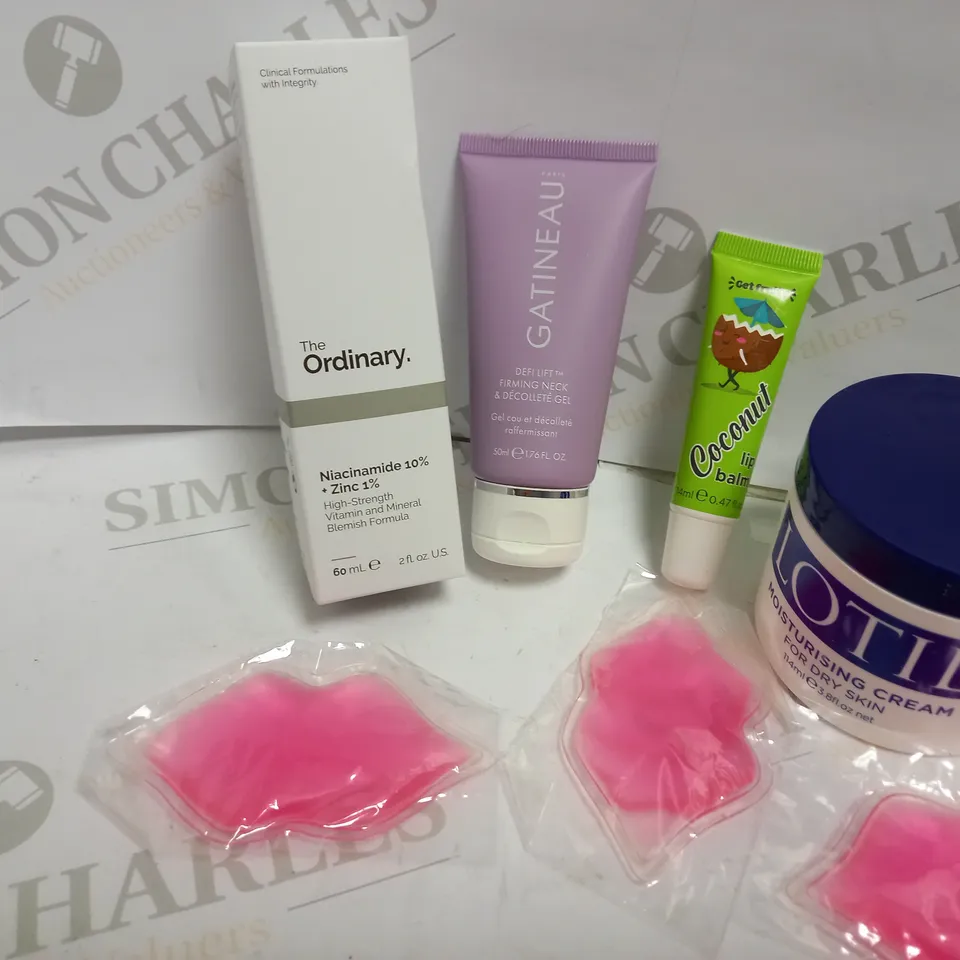 LOT OF APPROX 7 TO INCLUDE PIXL GLOW MIST , REVOLUTION SALICYLIC BLEMISH SPRAY , EXFOLIATING RUB , ETC