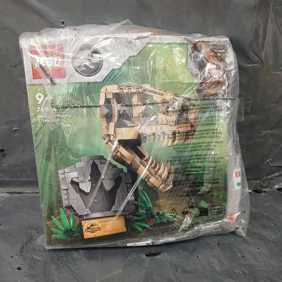 BOXED LEGO DINOSAUR FOSSILS T.REX SKULL 76964