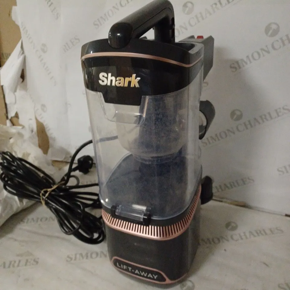 SHARK ANTI HAIR WRAP UPRIGHT PET-HAIR VACUUM