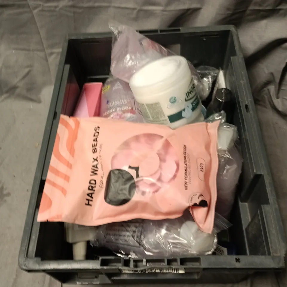 APPROXIMATLEY 15 ASSORTED COSMETIC ITEMS INCLUDING HARD WAX BEADS, INGRAMS MOISTURE PLUS CREAM AND PINK NOON VEGAN SCRUB