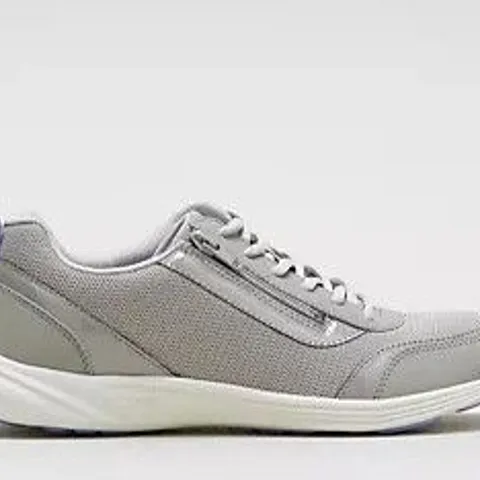 VIONIC AGILE CASSIS ZIP TRAINER SLATE SIZE 6